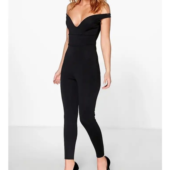 Pants - NWOT Black off the shoulder jumpsuit